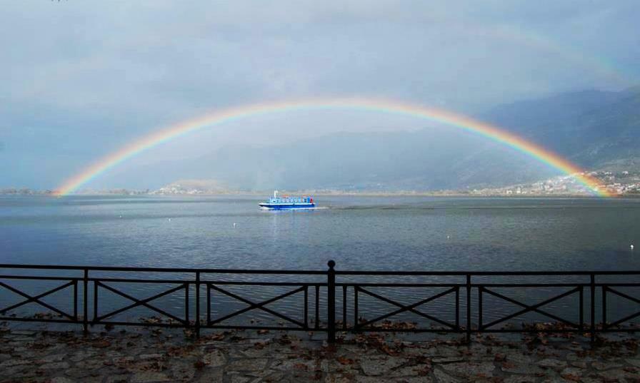 Little Island Resort Nisos Ioanninon ภายนอก รูปภาพ